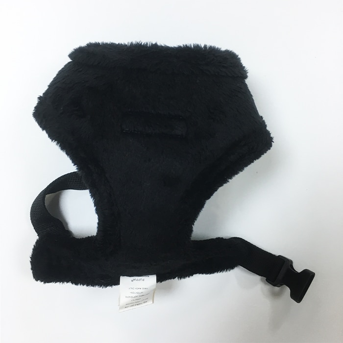 Lamb fleece dog harness black plush fleece lining close-up