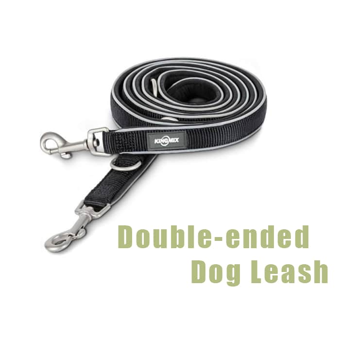 Metal D-ring hardware detail on heavy duty nylon neoprene dog leash Metal D-ring hardware detail on heavy duty nylon neoprene dog leash